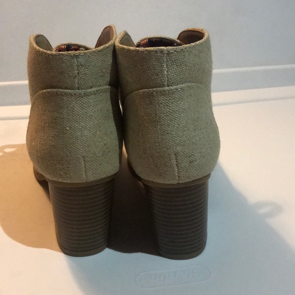 Boots - Picture 2 of 6